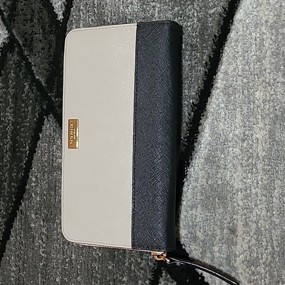Kate Spade ♠️ Large Continental Crosshatch Cow-leather Wallet